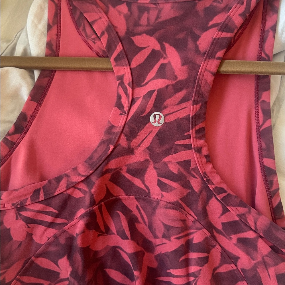Women's Red Patterned Tank Top - Picture 4 of 5
